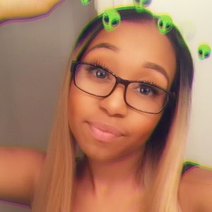 Meet your Posher, Alexceia